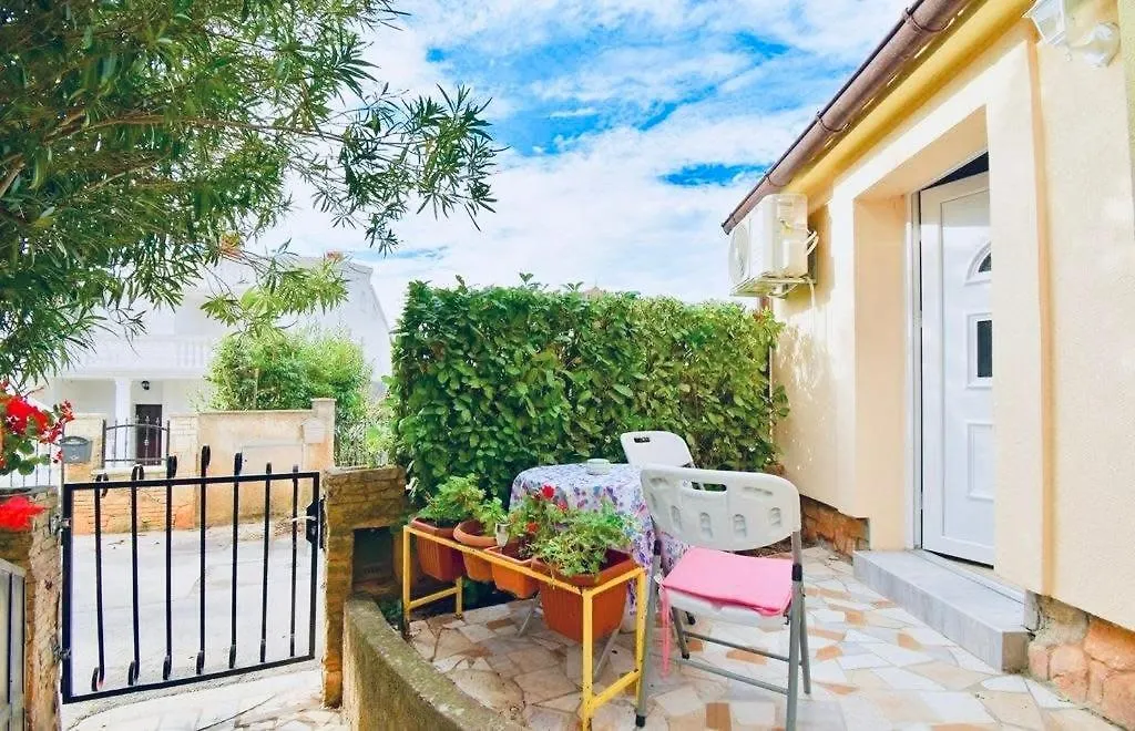 Apartment Heli Μεντουλίν