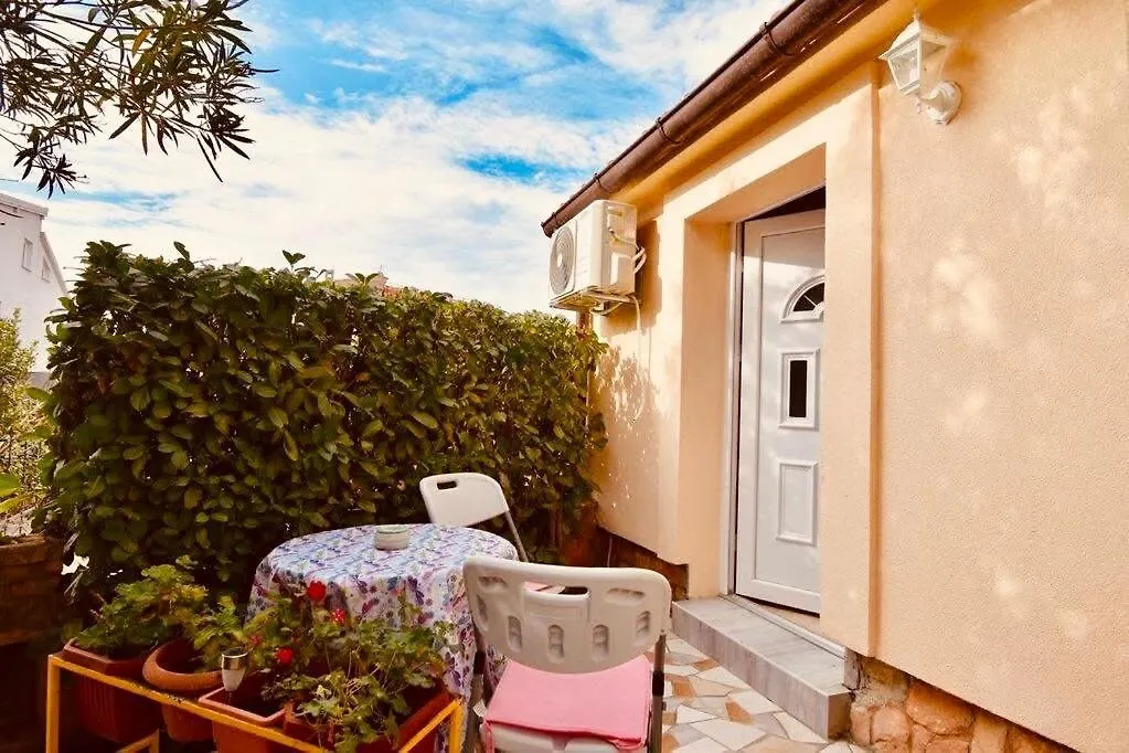 Apartment Heli Μεντουλίν